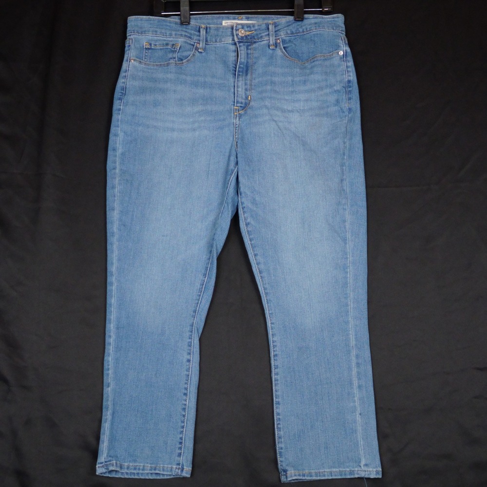 Levi Strauss Signature Capri Jeans Womens Size 14 Light Wash Mid Rise